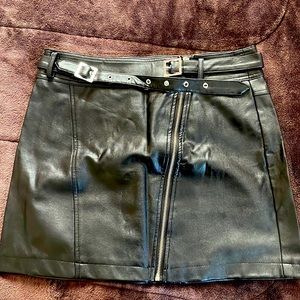 Forever 21 Mini faux leather Black Skirt S